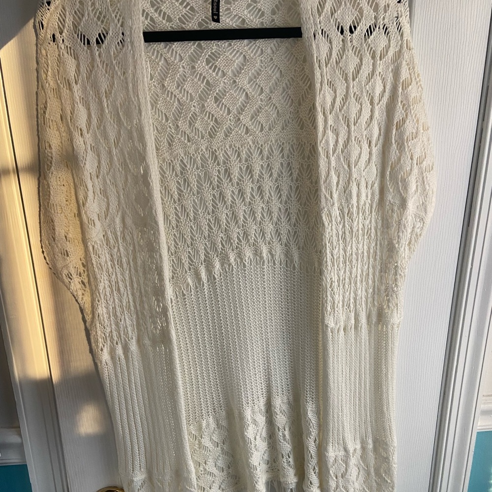 White, knit lace, shortsleeved sweater